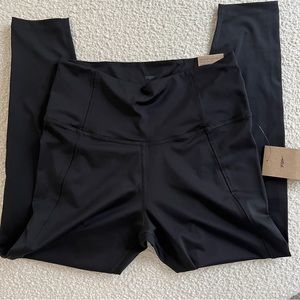 NIKE YOGA PANTS Black Leggings ~ sz Large *NWT*